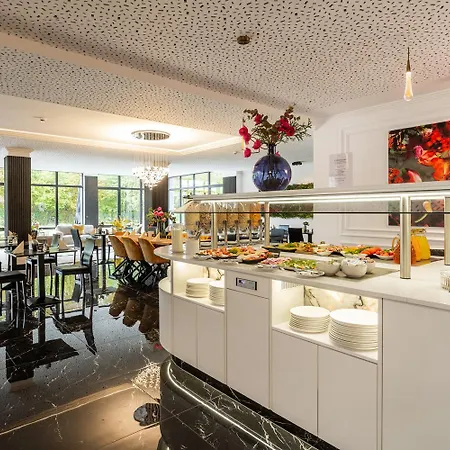 מלון Salinenparc Design Budget 4*